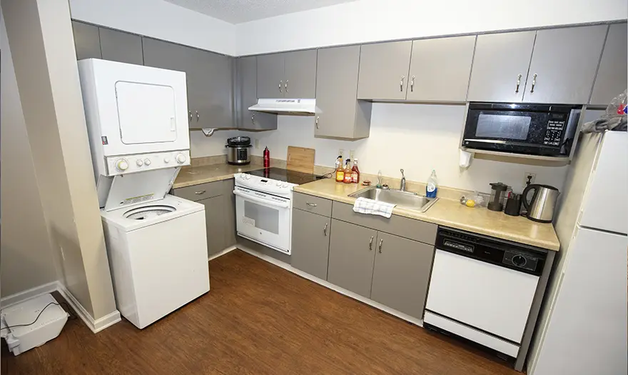 Bryce Lawn kitchen and laundry