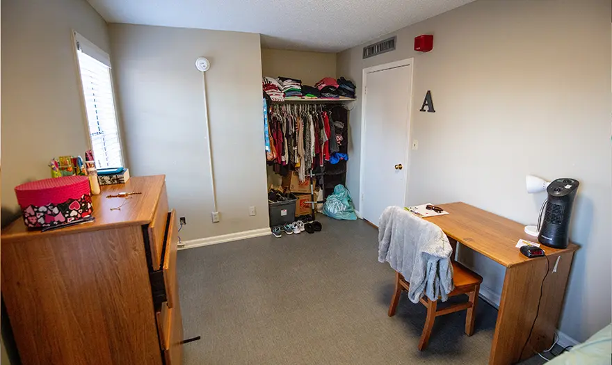 Single decorated bedroom in Highlands Apartments