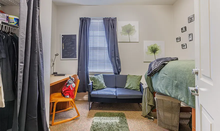 UA Lakeside decorated bedroom