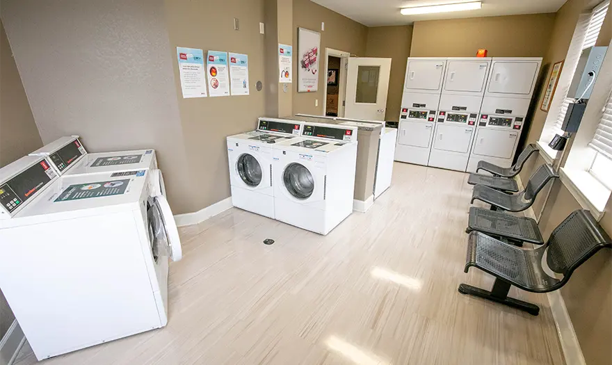UA Lakeside community laundry room