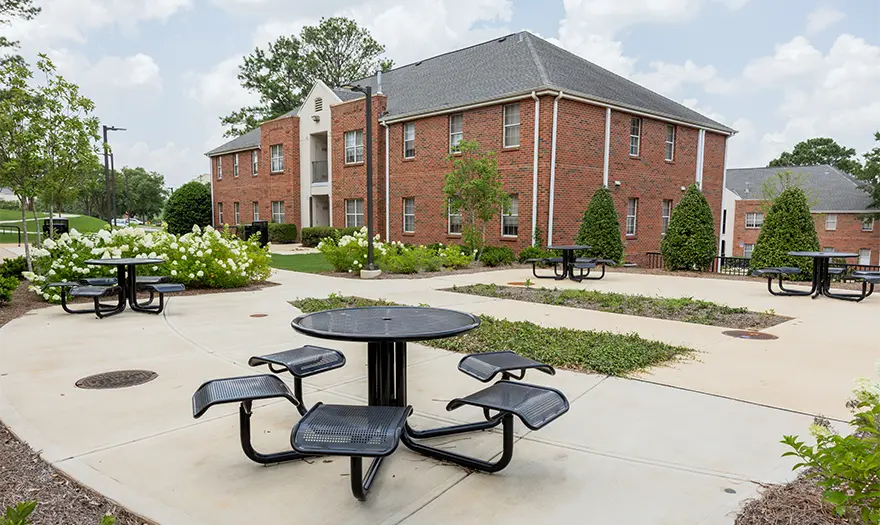 Highlands Apartments Courtyard