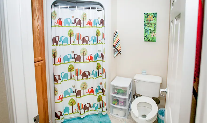 Decorated bathroom in a Ridgecrest East or West Suite